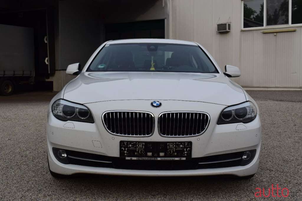 2013' BMW 5Er-Reihe photo #3
