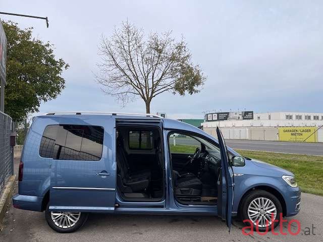 2017' Volkswagen Caddy photo #4