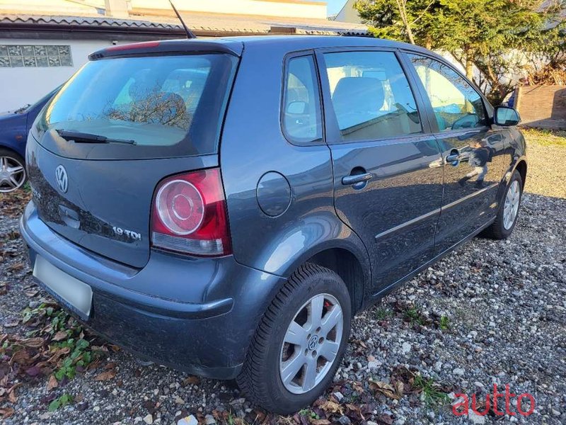 2006' Volkswagen Polo photo #3