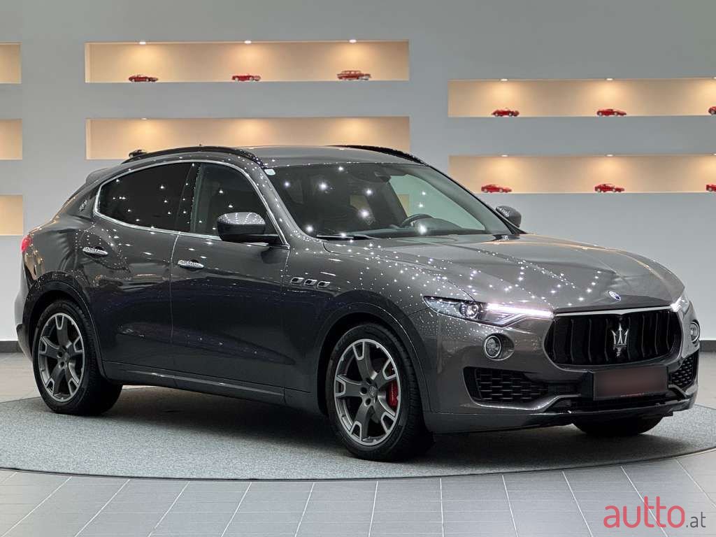 2017' Maserati Levante photo #6