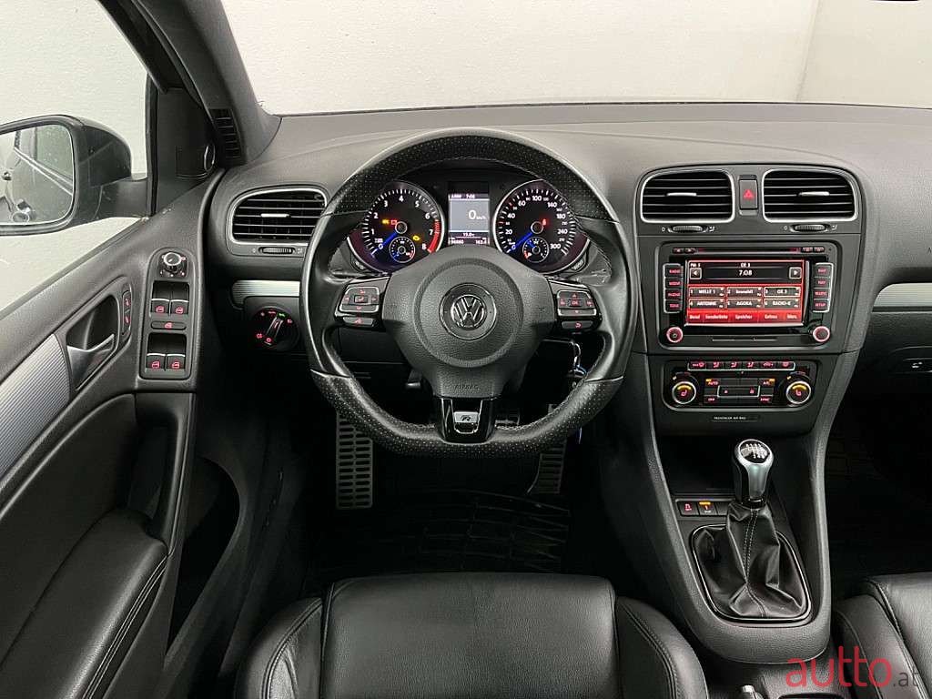 2012' Volkswagen Golf photo #2