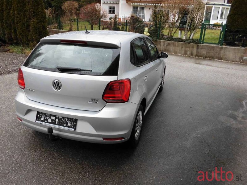 2016' Volkswagen Polo photo #3