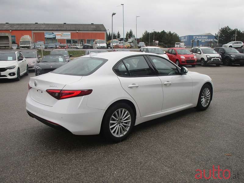 2020' Alfa Romeo Giulia photo #2
