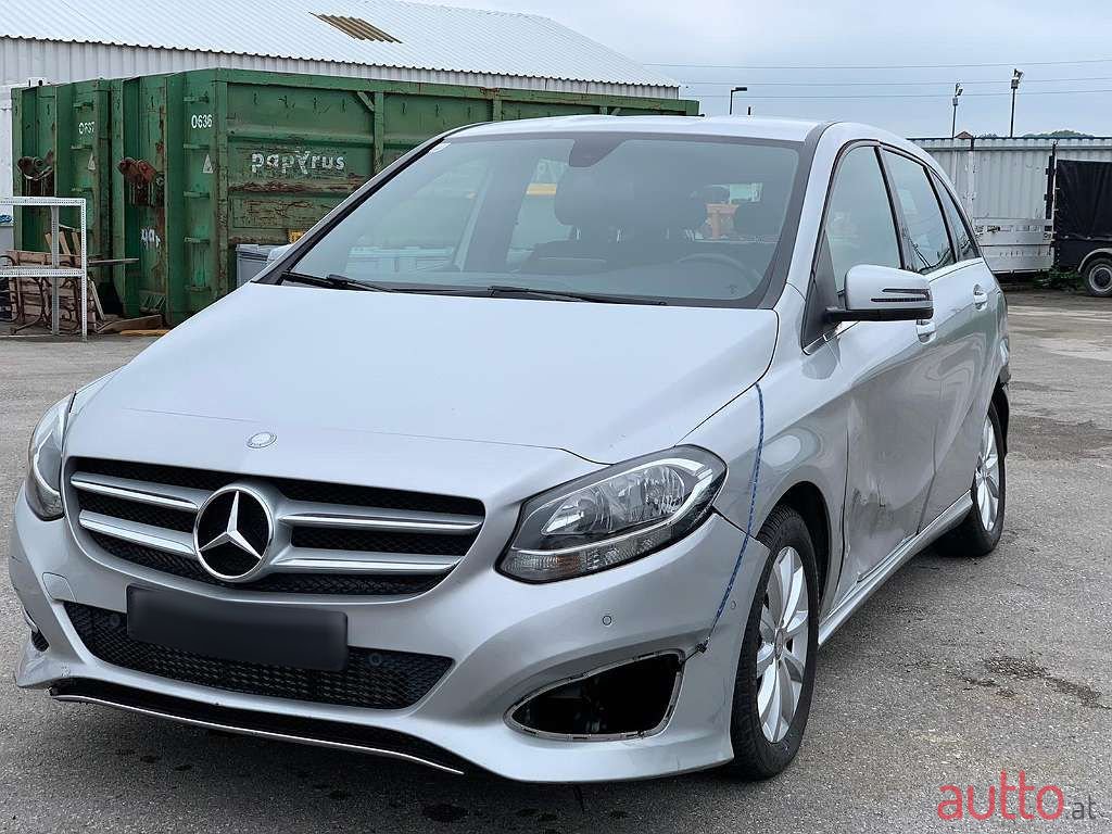 2015' Mercedes-Benz B-Klasse photo #3