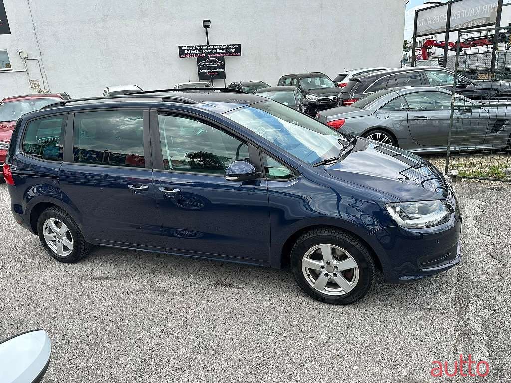 2013' Volkswagen Sharan photo #6