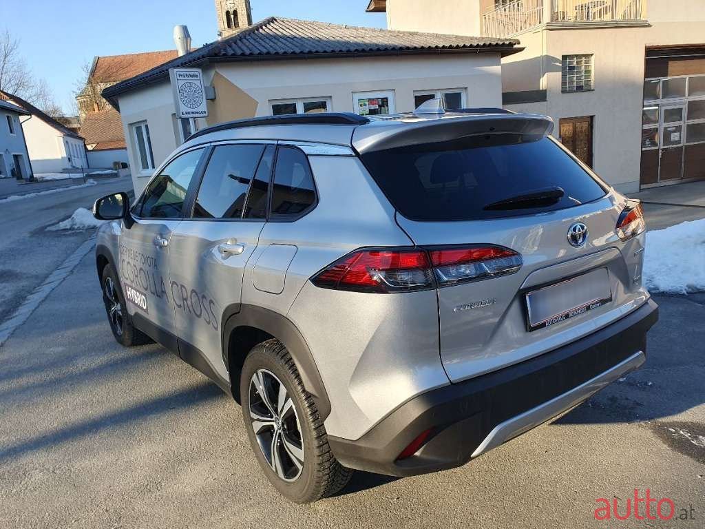 2022' Toyota Corolla Cross photo #5