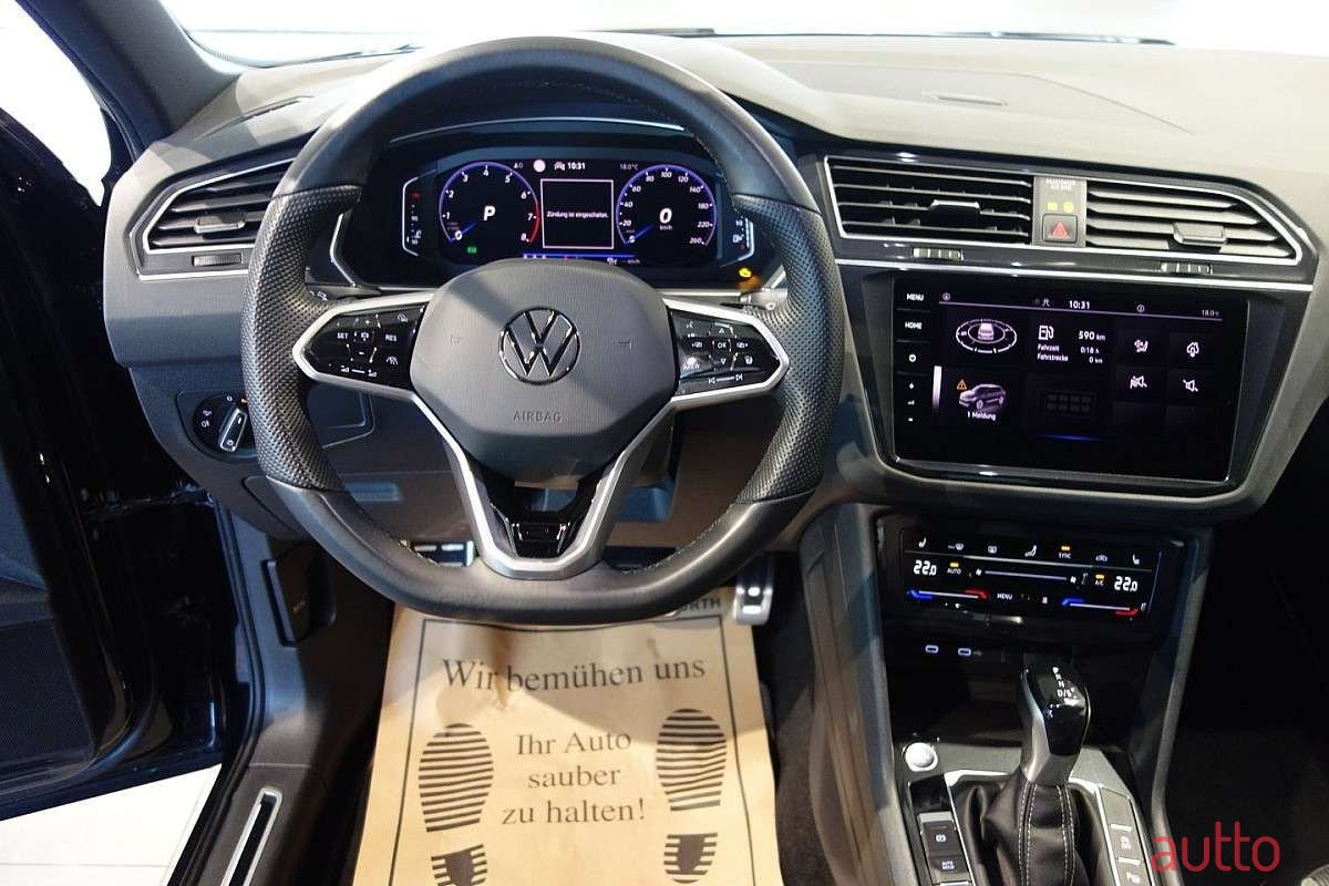 2021' Volkswagen Tiguan photo #5