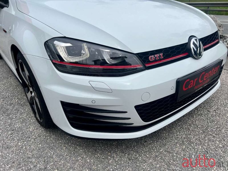 2016' Volkswagen Golf photo #4