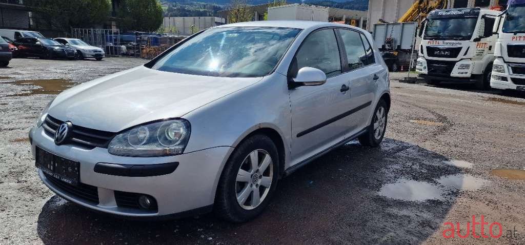 2005' Volkswagen Golf photo #2