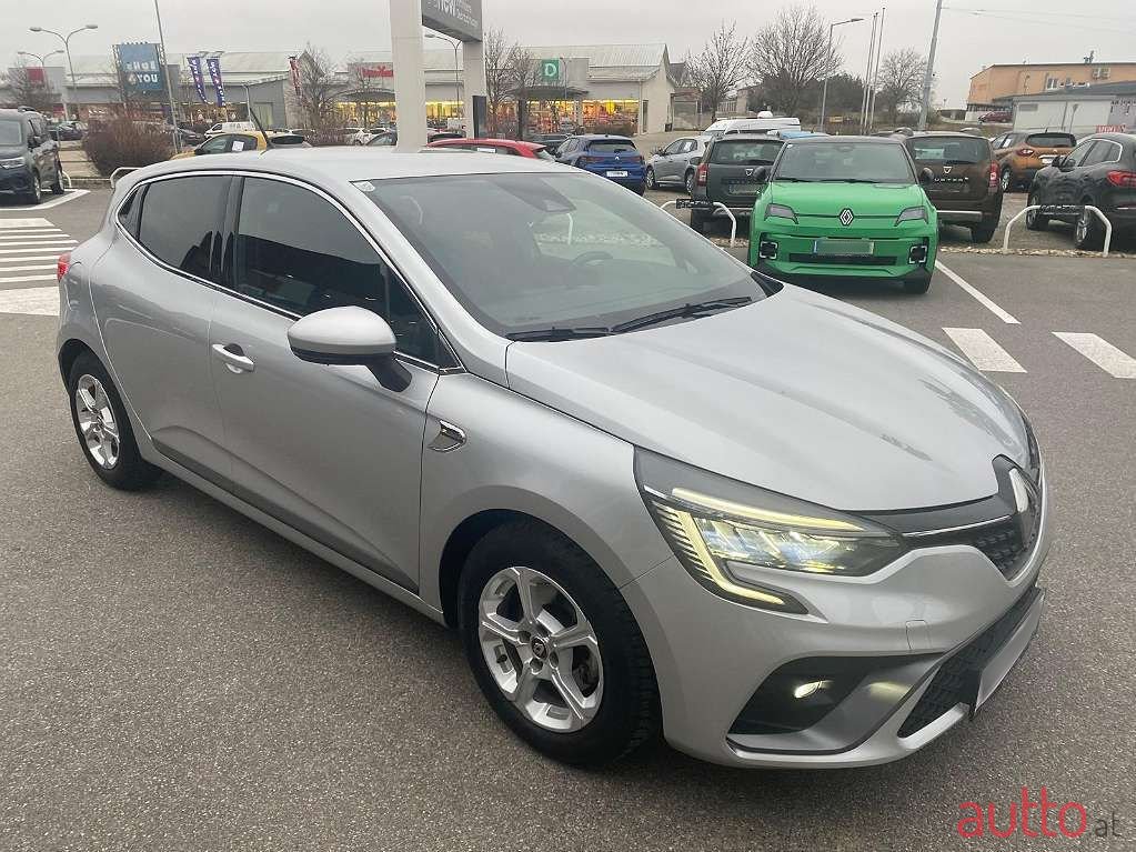 2021' Renault Clio photo #2