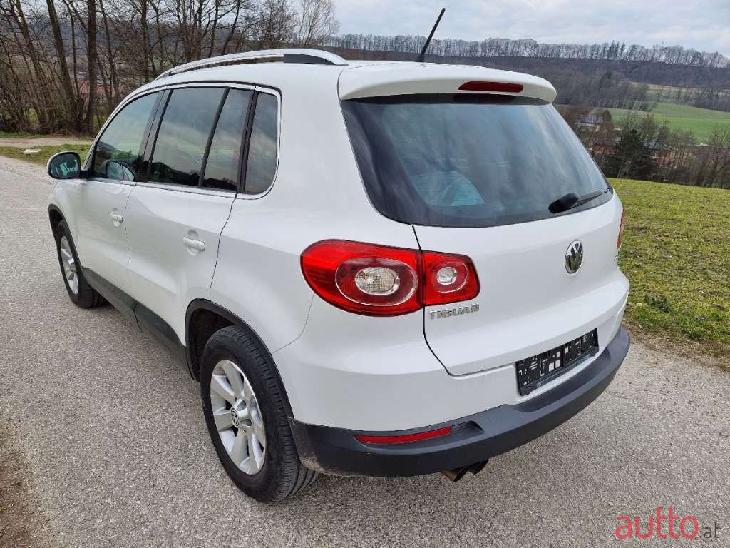 2010' Volkswagen Tiguan photo #4