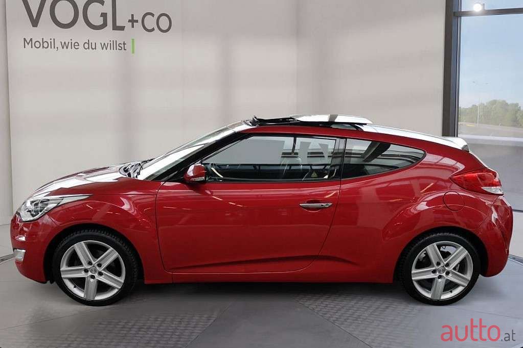 2015' Hyundai Veloster photo #3
