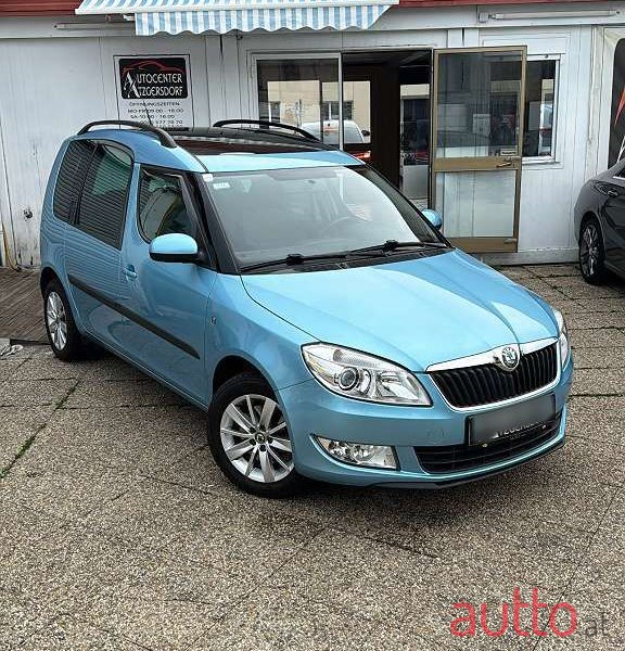 2011' Skoda Roomster photo #2