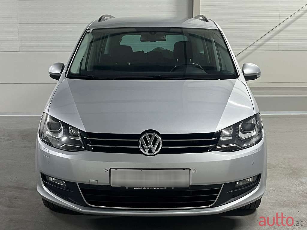 2015' Volkswagen Sharan photo #2