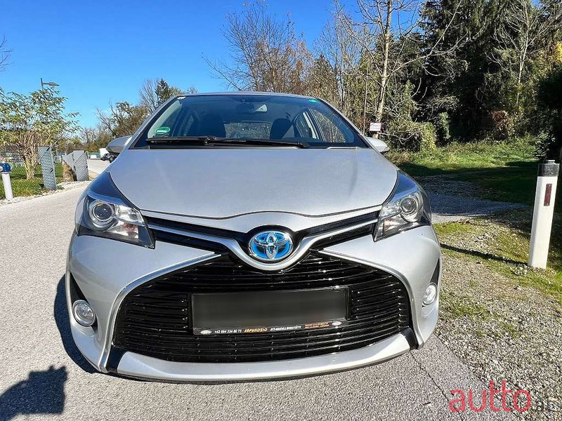 2016' Toyota Yaris photo #3