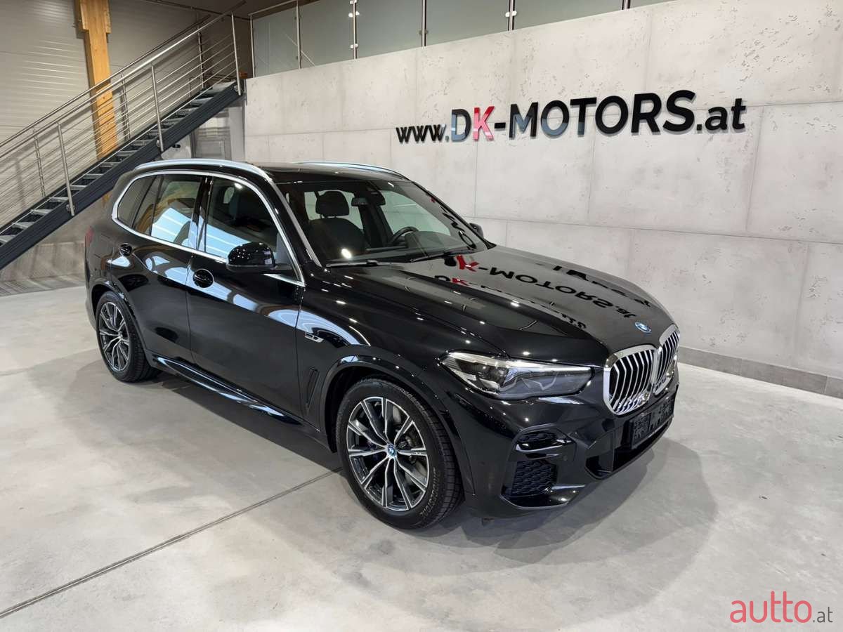 2023' BMW X5 photo #2