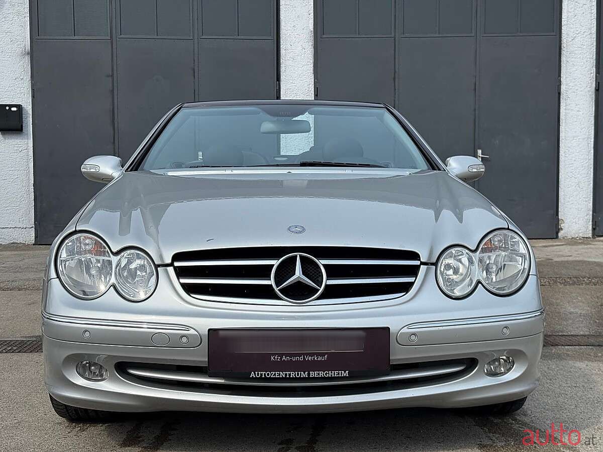 2004' Mercedes-Benz Clk-Klasse photo #2