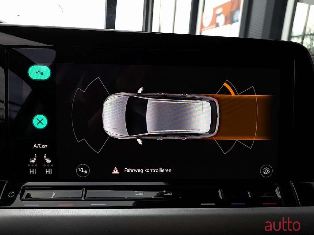 2022' Volkswagen Golf photo #4