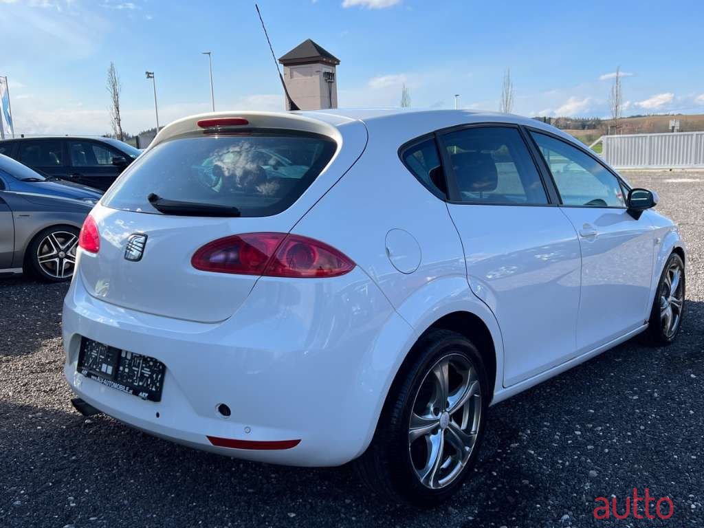 2007' SEAT Leon photo #4