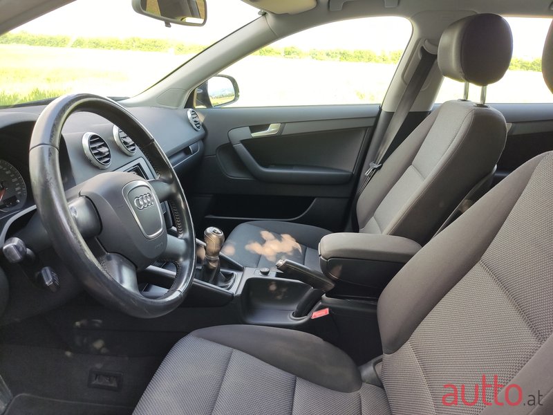 2011' Audi A3 photo #3