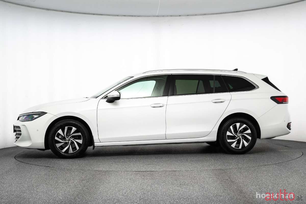 2024' Volkswagen Passat photo #3