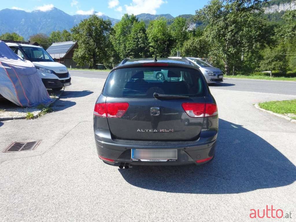 2010' SEAT Altea XL photo #6