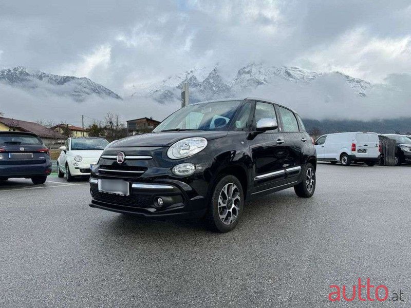 2018' Fiat 500L photo #2