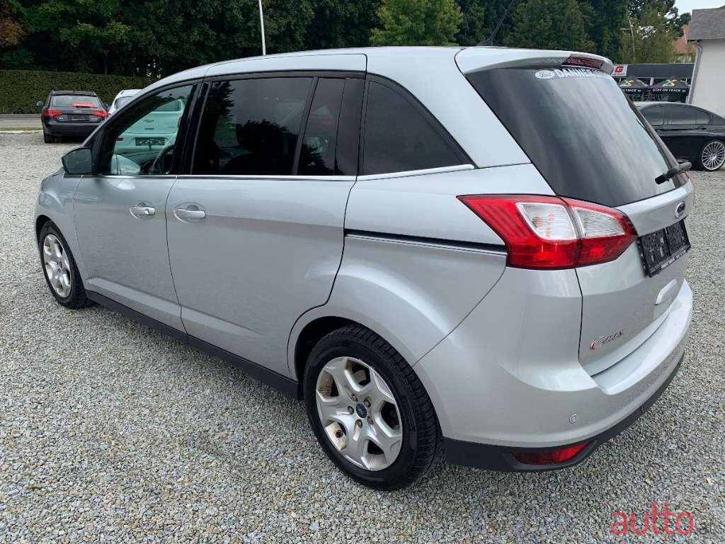 2011' Ford C-MAX photo #2