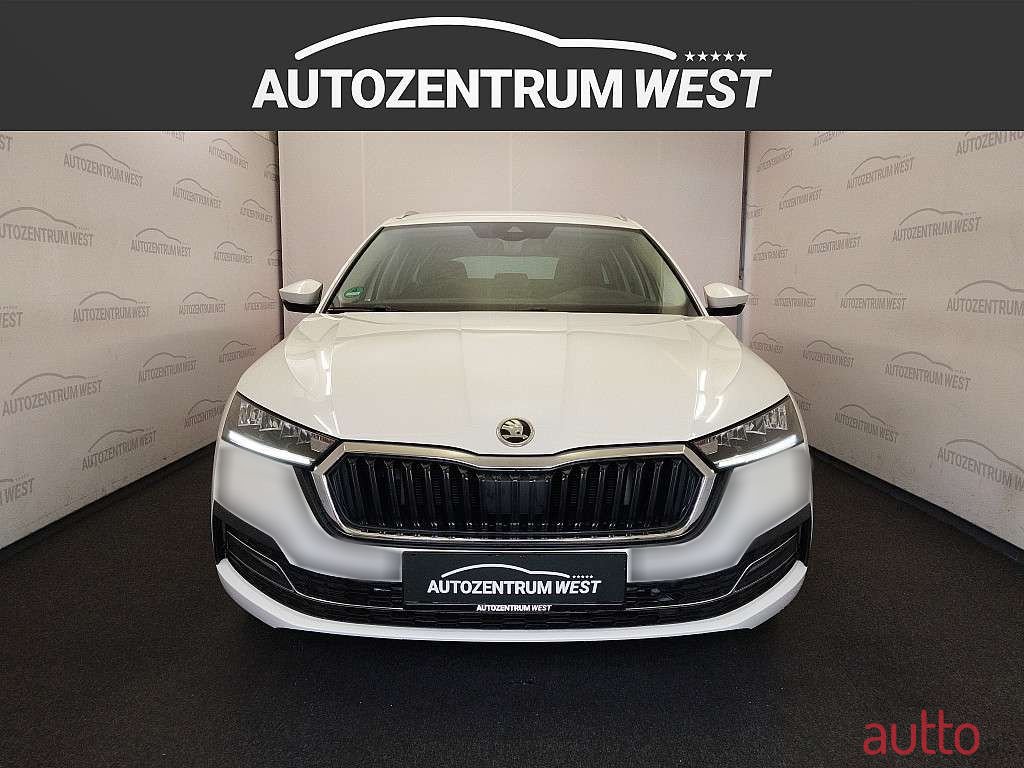 2022' Skoda Octavia photo #2