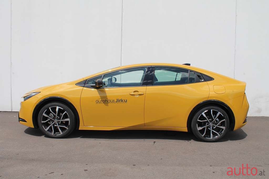 2023' Toyota Prius photo #1