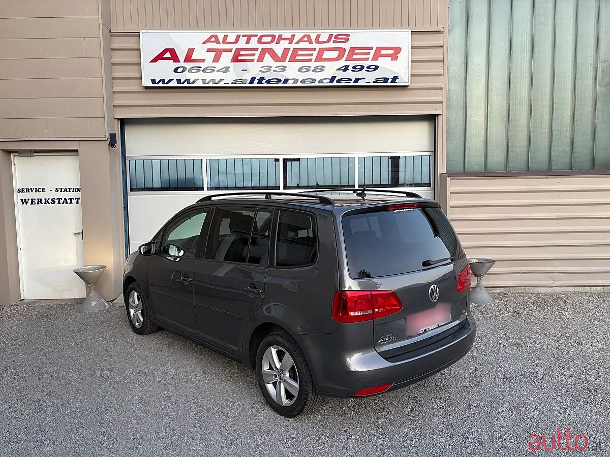 2012' Volkswagen Touran photo #5