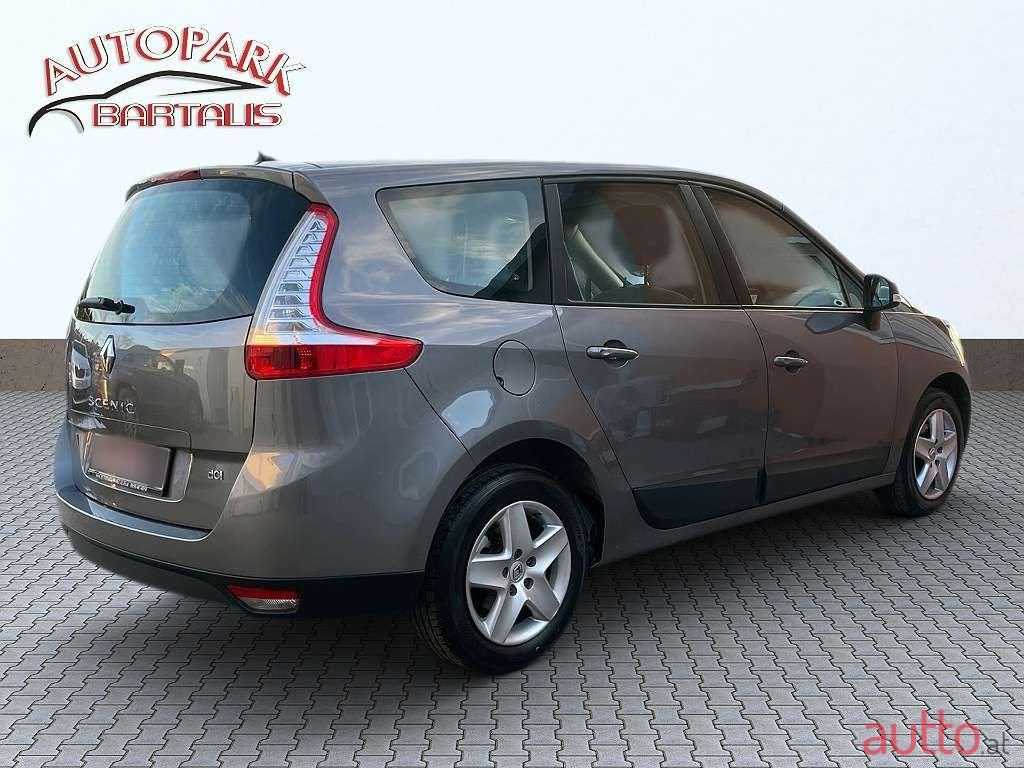 2012' Renault Grand Scenic photo #4