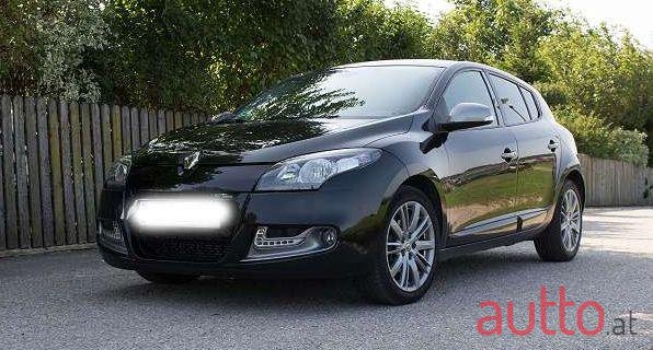 2012' Renault Megane photo #5
