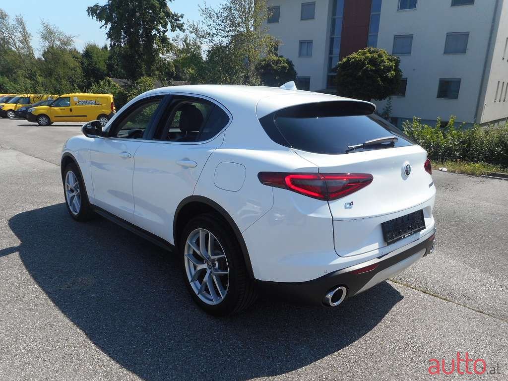 2020' Alfa Romeo Stelvio photo #4