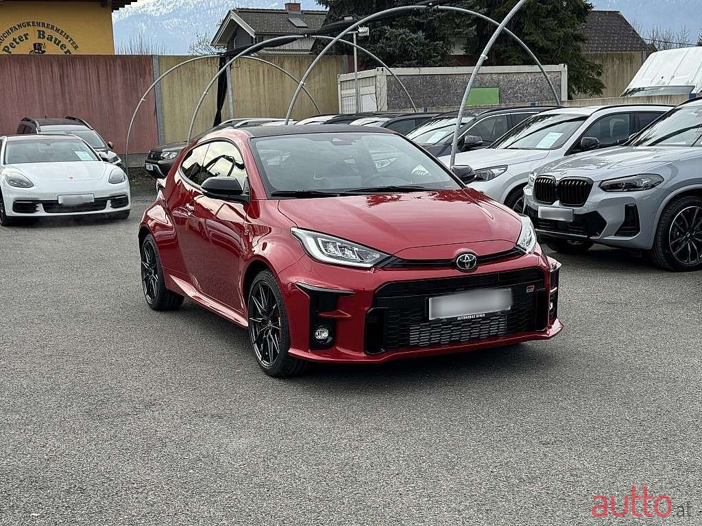 2023' Toyota Yaris photo #3