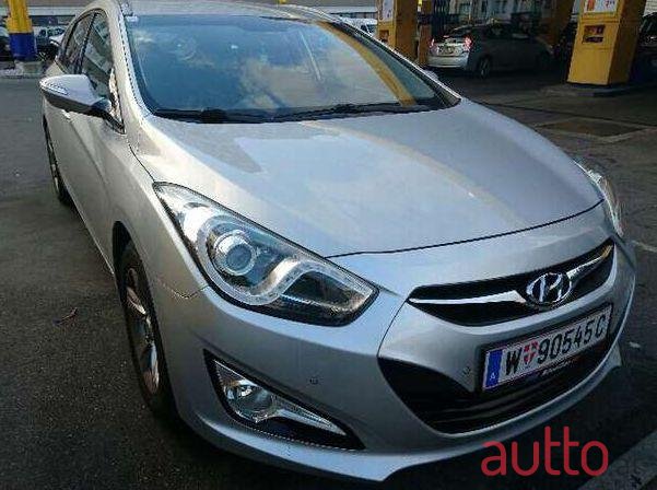 2011' Hyundai i40 photo #1