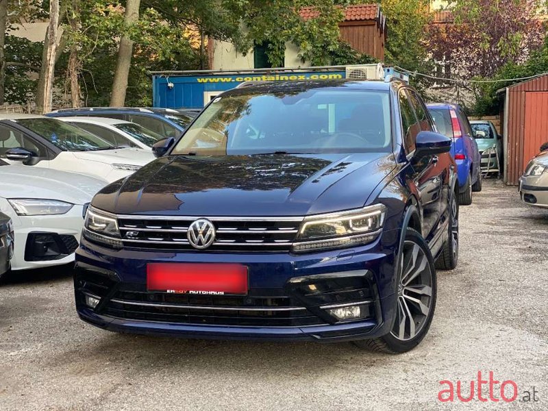 2017' Volkswagen Tiguan photo #2