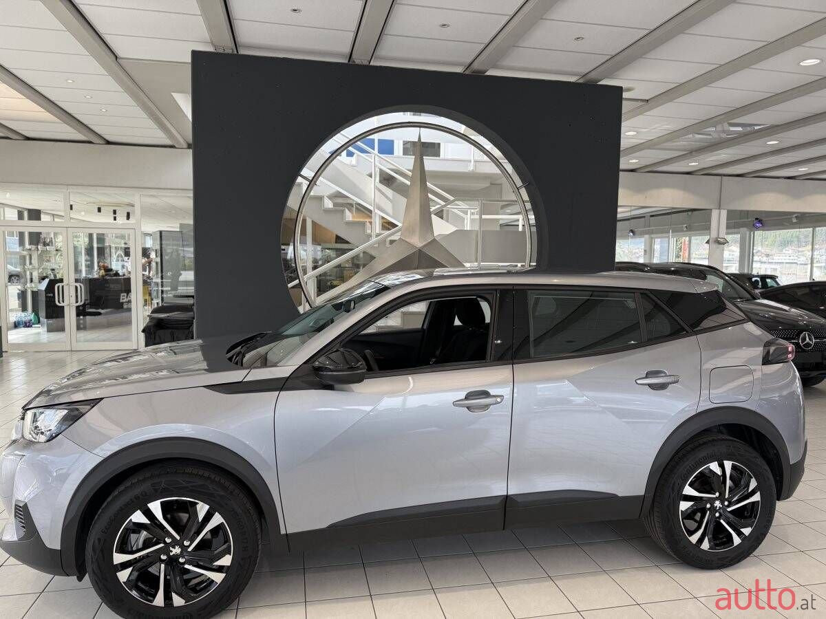 2022' Peugeot 2008 photo #3