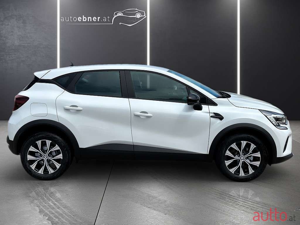 2023' Renault Captur photo #4