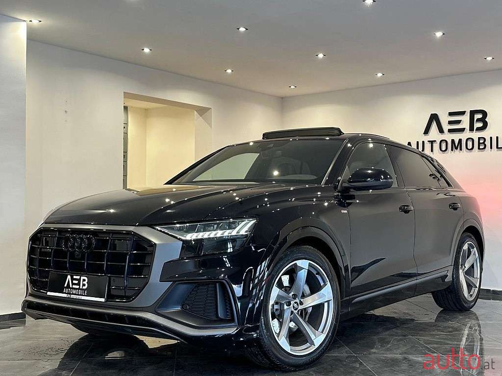 2021' Audi Q8 photo #2