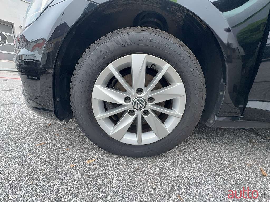 2017' Volkswagen Golf photo #5