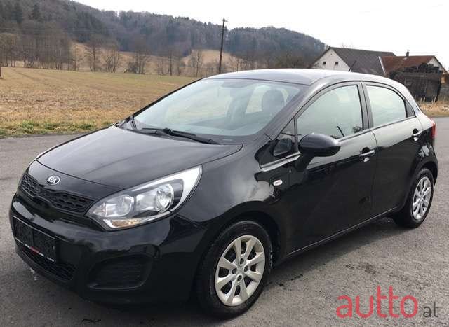 2015' Kia Rio photo #1