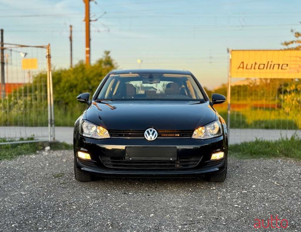 2015' Volkswagen Golf photo #3