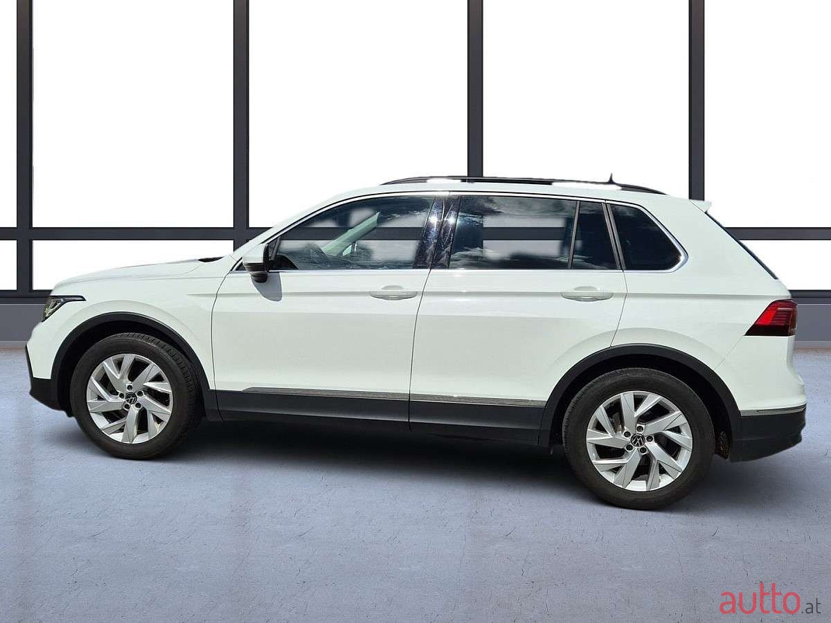 2021' Volkswagen Tiguan photo #6