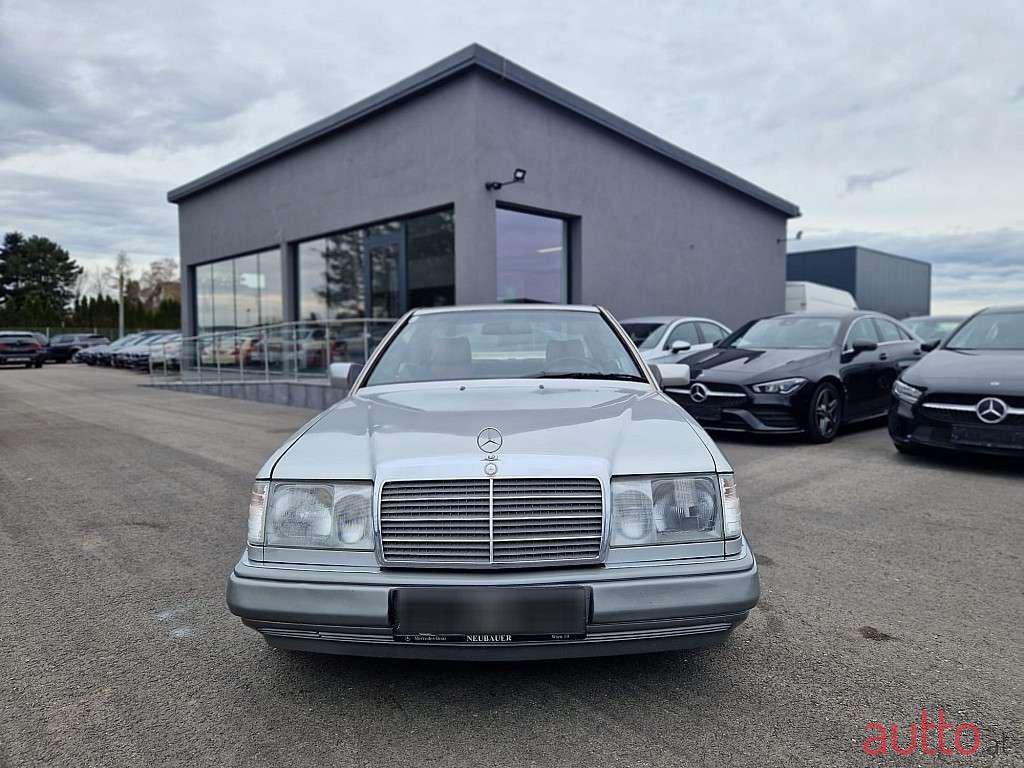 1990' Mercedes-Benz E-Klasse photo #1