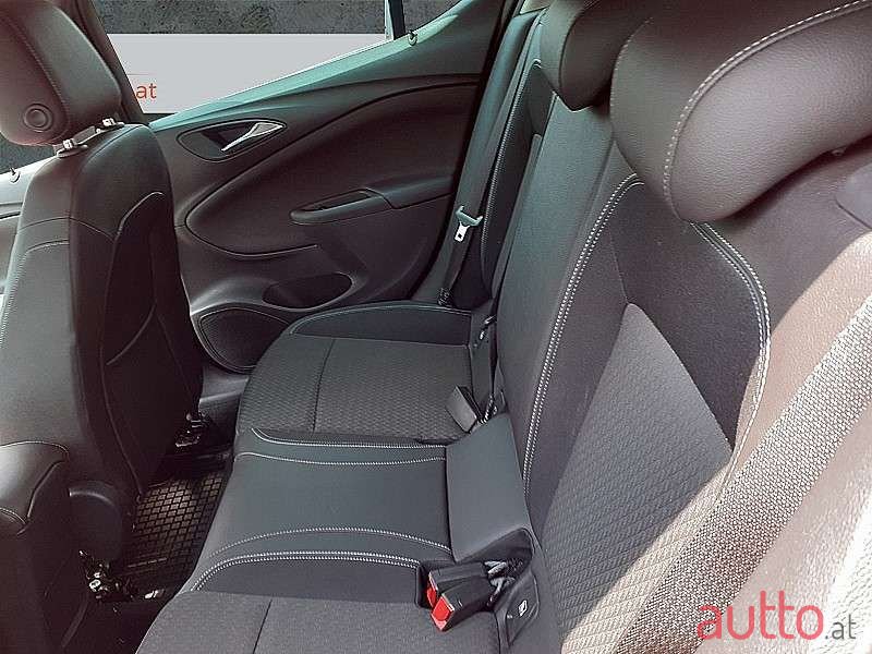 2016' Opel Astra photo #5