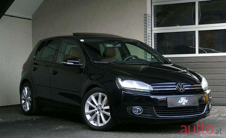 2009' Volkswagen Golf photo #1