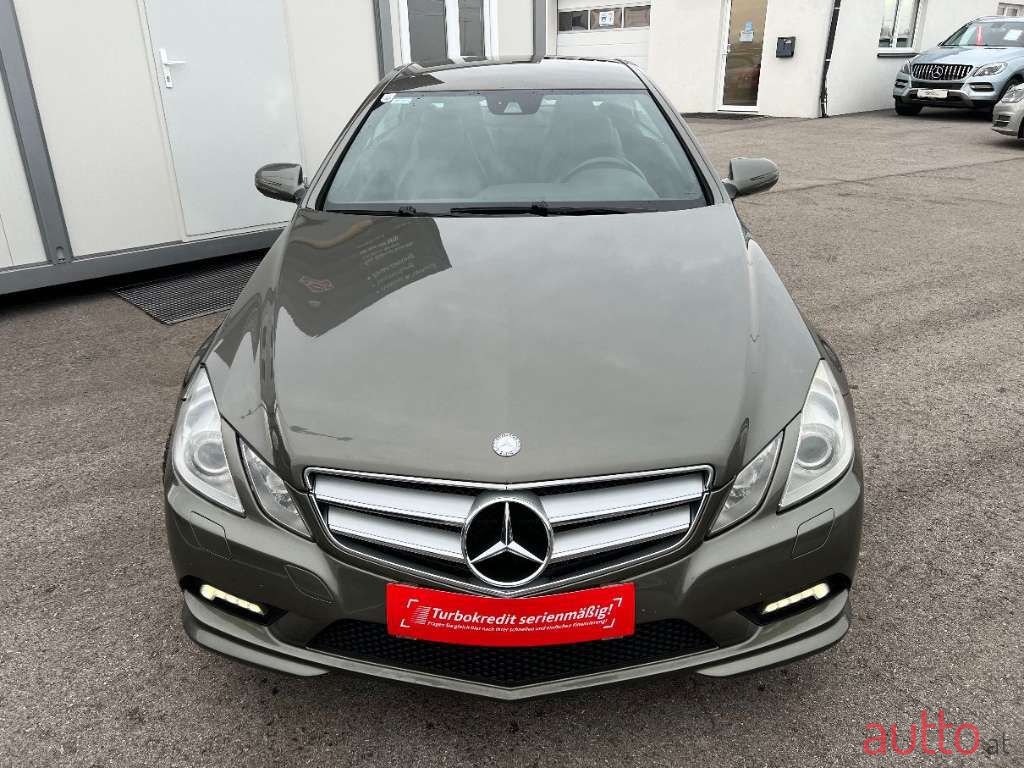 2009' Mercedes-Benz E-Klasse photo #3