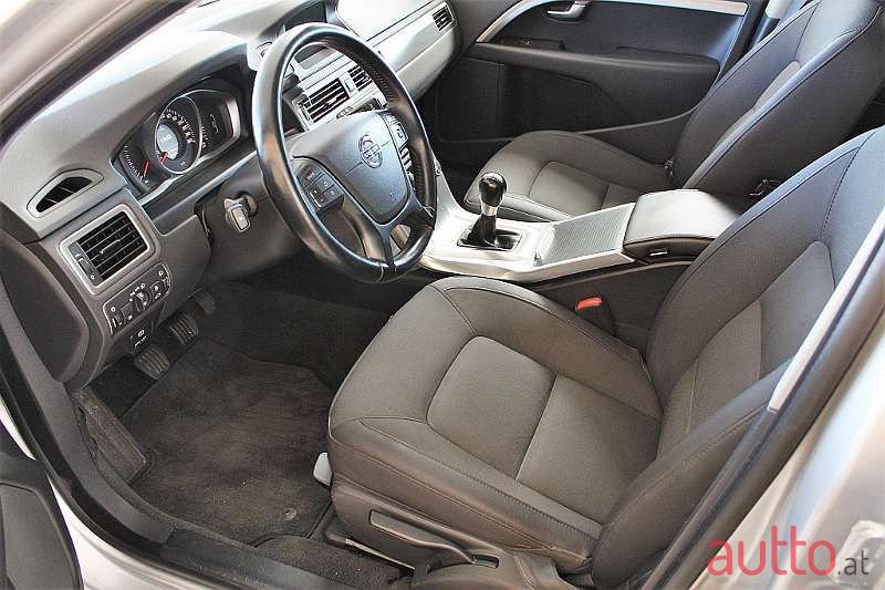 2014' Volvo V70 photo #3