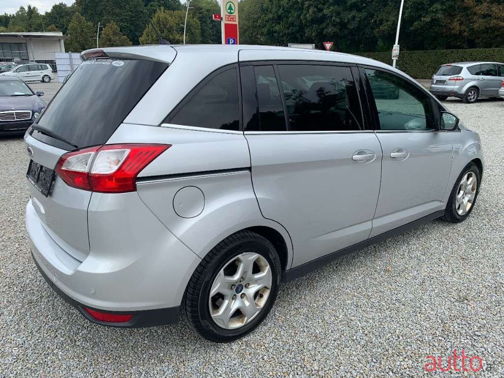 2011' Ford C-MAX photo #3